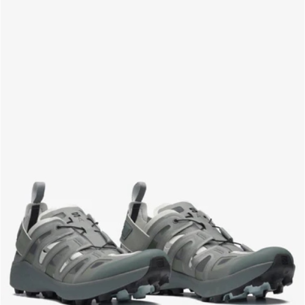 NWT Solomon Udara Advanced in Sedona Sage size 7.5 M